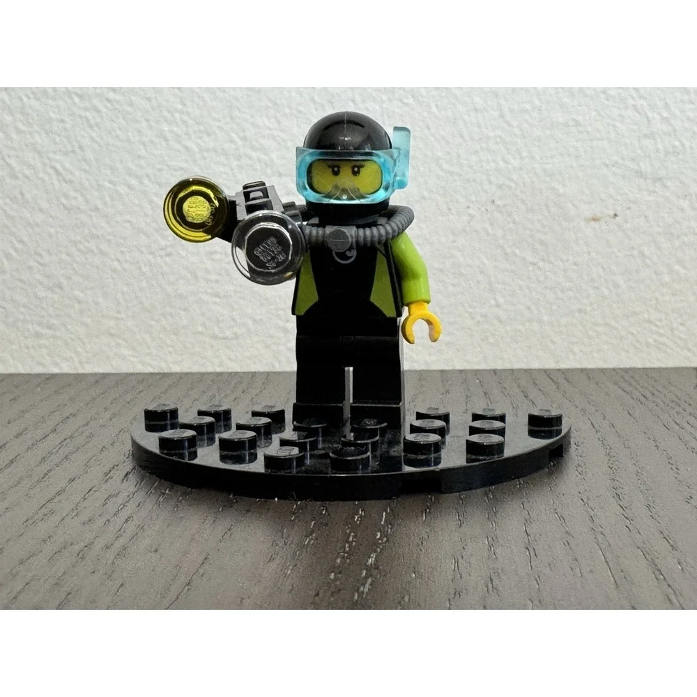 Lego city Coast Guard - Diver Black Wetsuit with White Logo‎ Boat Swimmer